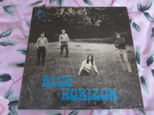 Blue horizon - blue,